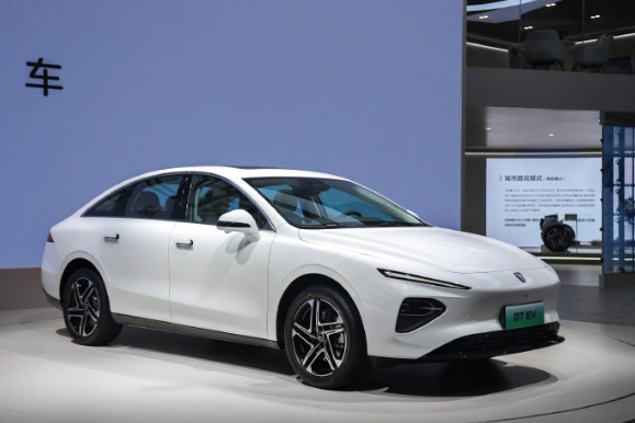 荣威D7新能源车型正式量产下线，引领未来出行潮流